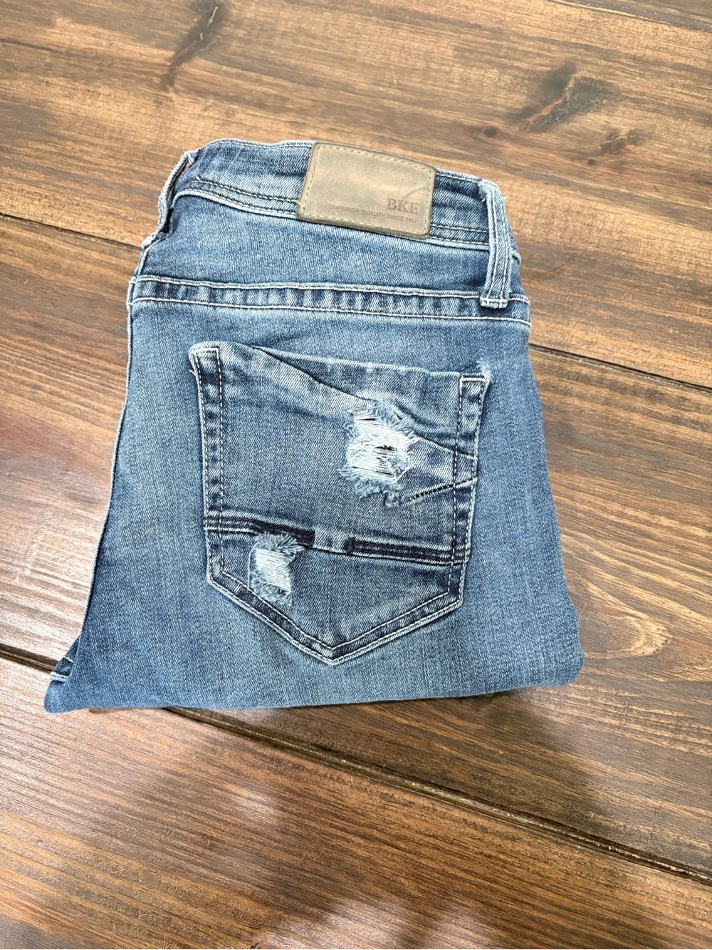 BKE Women’s Light Blue Distressed Skinny Jeans